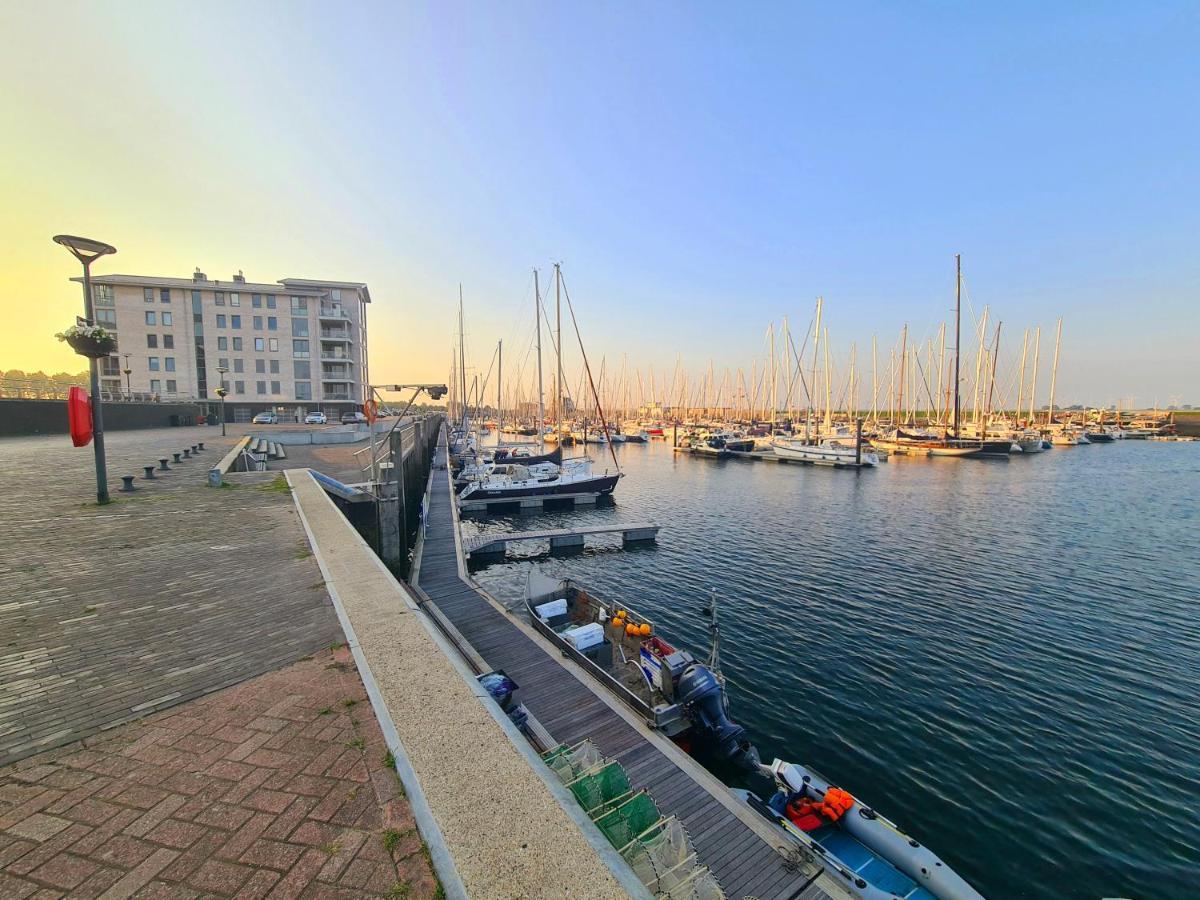 De Corner Van Zeeland Met Jacuzzi Sint Annaland Exterior foto